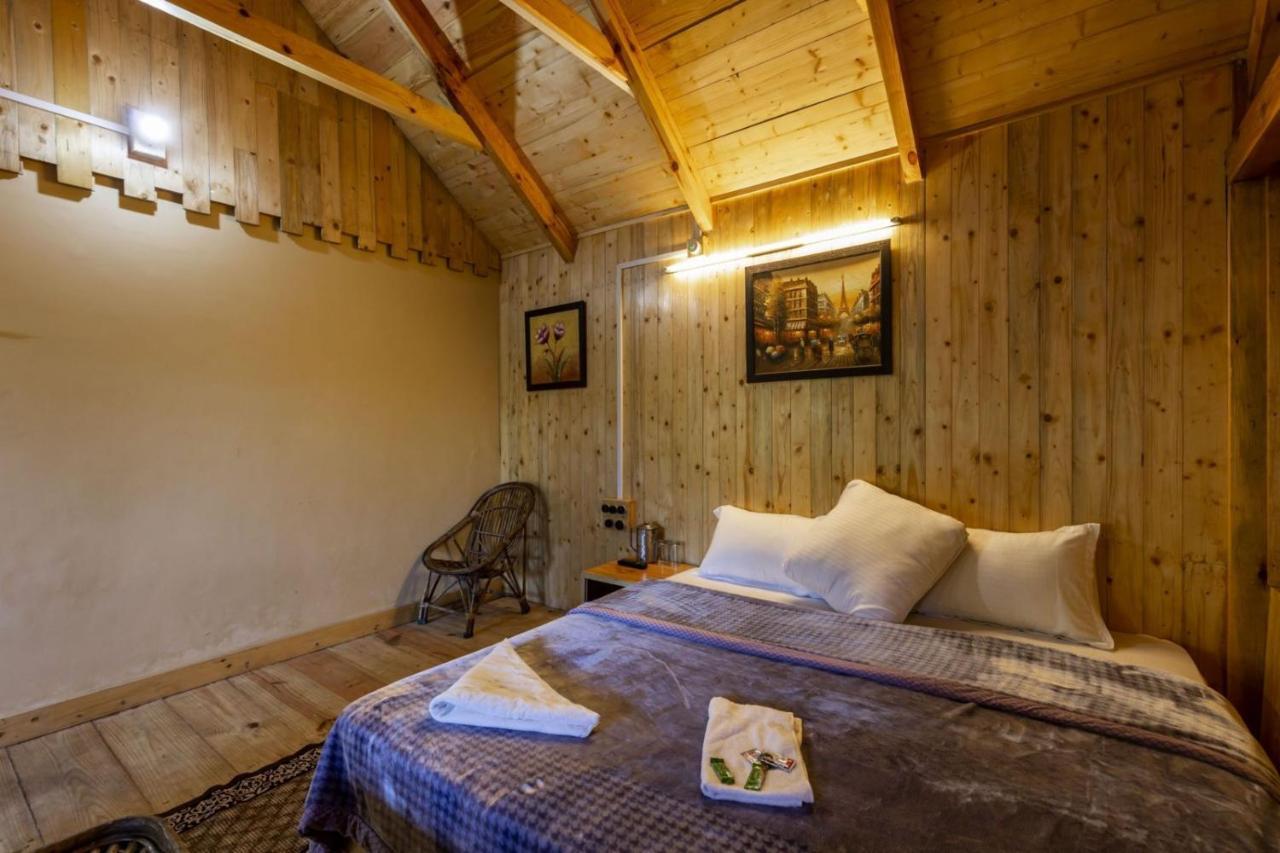 Mid Conifer Cottage Далхаузі Екстер'єр фото