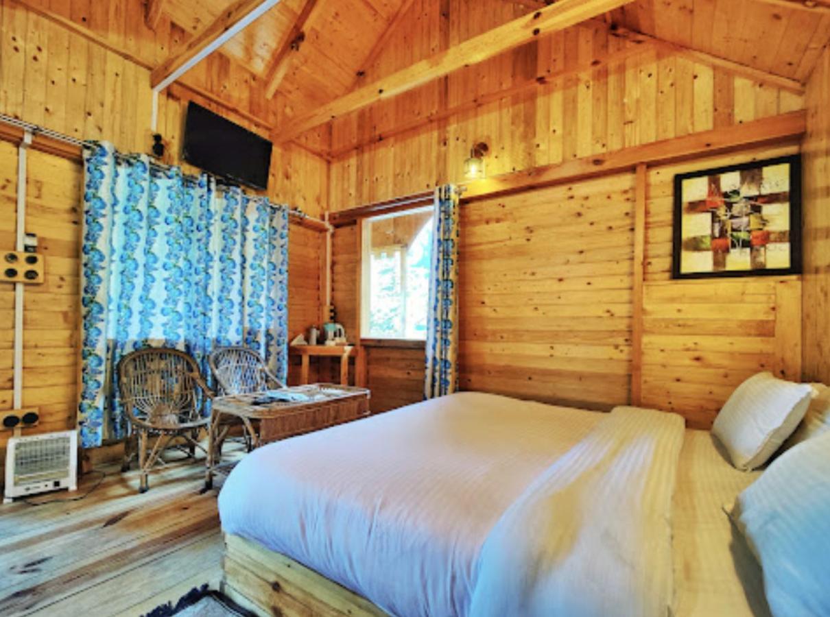Mid Conifer Cottage Далхаузі Екстер'єр фото